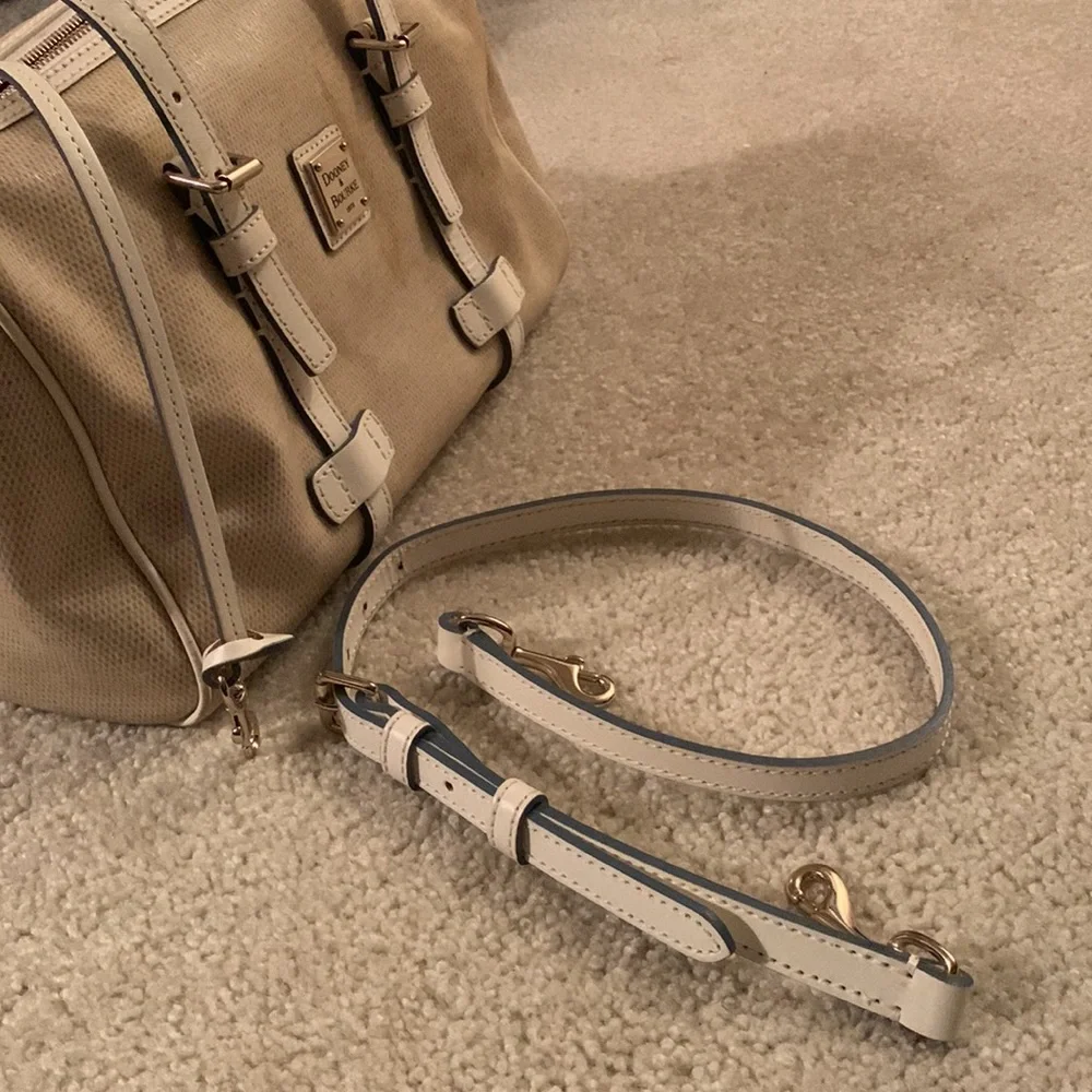 Dooney & Bourke Cream/Tan Panama Barrel Bag With Adjustable Crossbody Strap NWOT - Picture 13 of 17